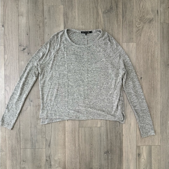 rag & bone Tops - rag & bone Heather Gray Long Sleeve Relaxed Long Sleeve Sweatshirt